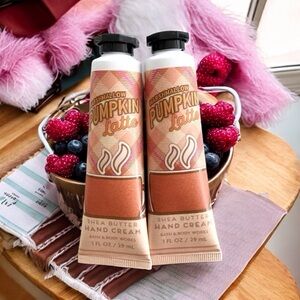🆕Bath and Body Works Marshmallow Pumpkin Latte Shea Butter Hand Cream